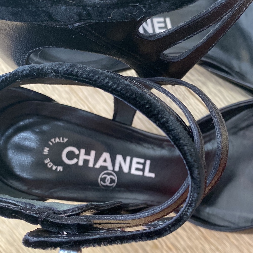 Chanel Leather Heels with Velvet Toe - Picture 6 of 6